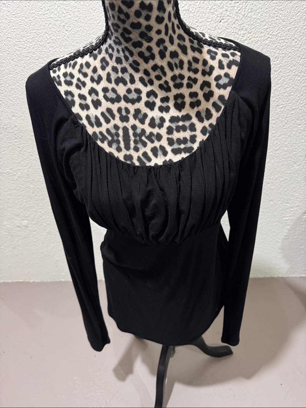 PattyBoutik Black Long-Sleeve Pleated Scoop-Neck Top